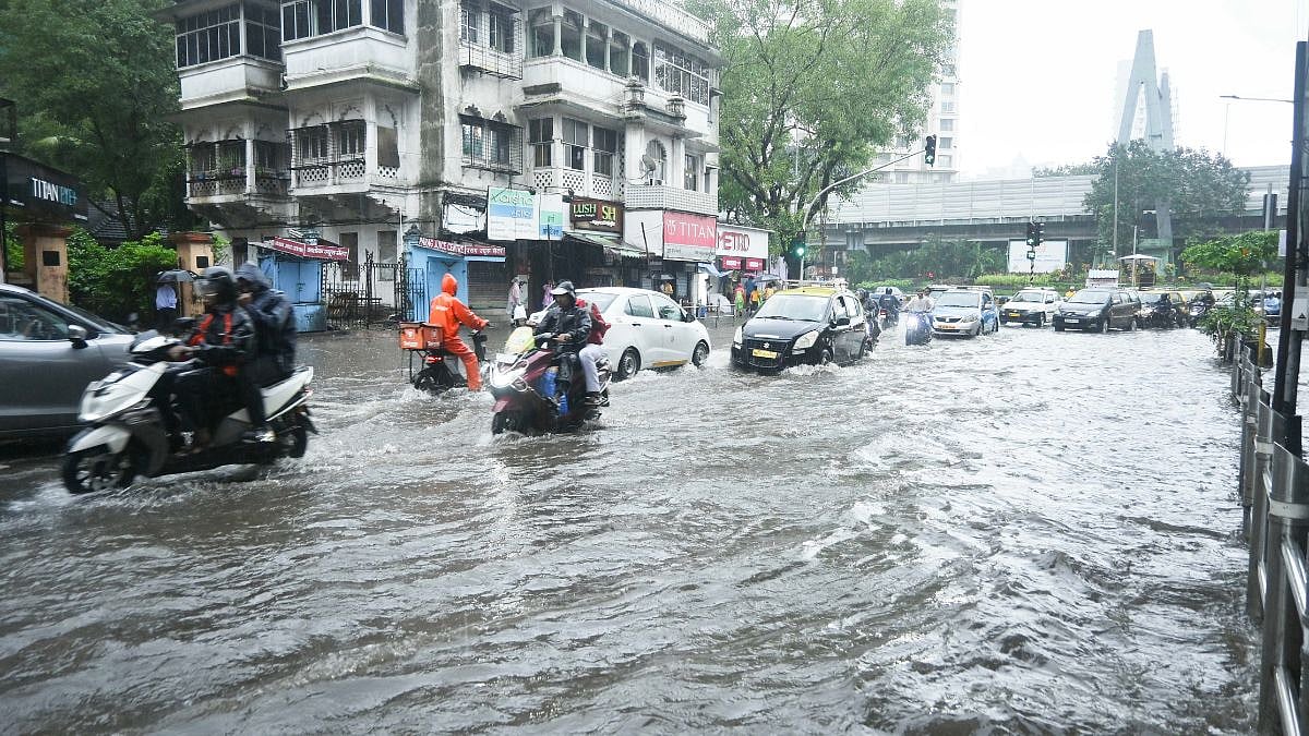 Mumbai Hit Hard By Heavy Rains Leading To Severe Waterlogging & Traffic ...