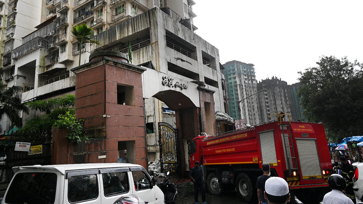 Mumbai: Massive Fire Breaks Out At Jogeshwari High-Rise Apartment Due To Faulty Wiring; 14 Rescued | 