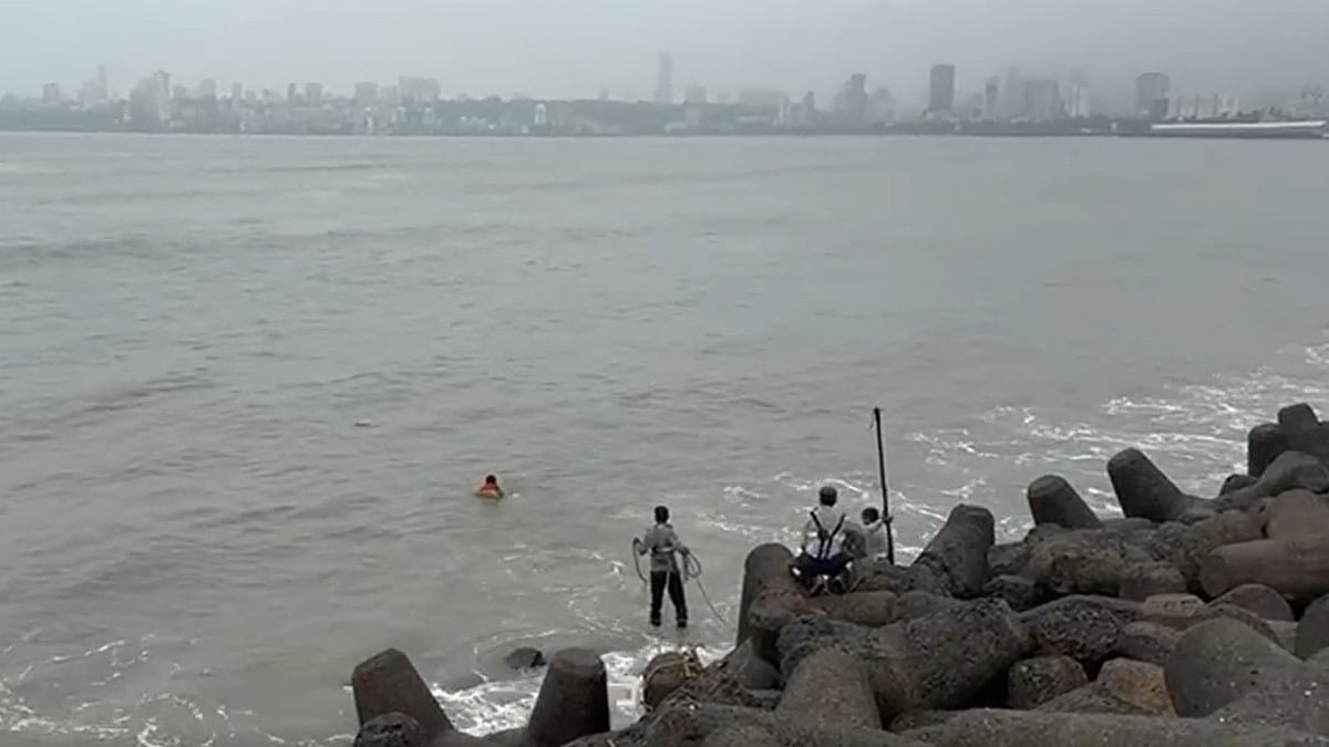 Mumbai Tragedy: 23-Year-Old TCS Employee Dies By Suicide At Marine Drive After Sending Farewell Message | 