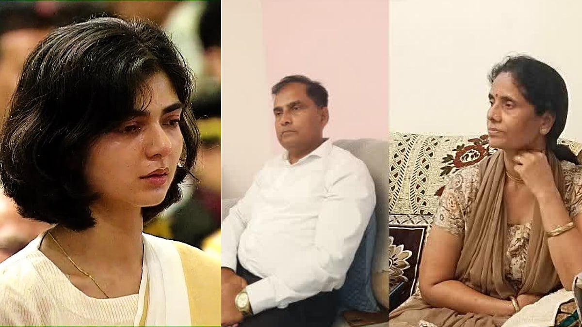 (Left) Widow of martyr Captain Anshuman Singh and (Right) Parents of martyr Captain Anshuman Singh | 