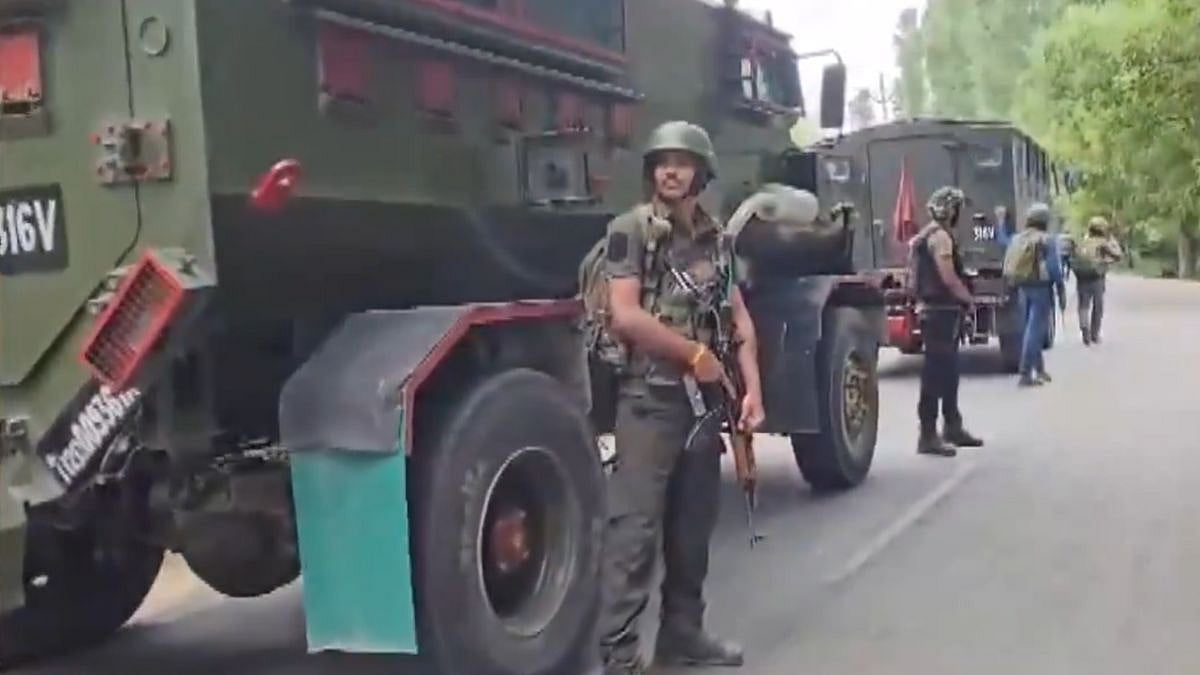 J&K: Encounter Breaks Out Between Security Forces & Terrorists In Modergam Village, Kulgam; Visuals Surface