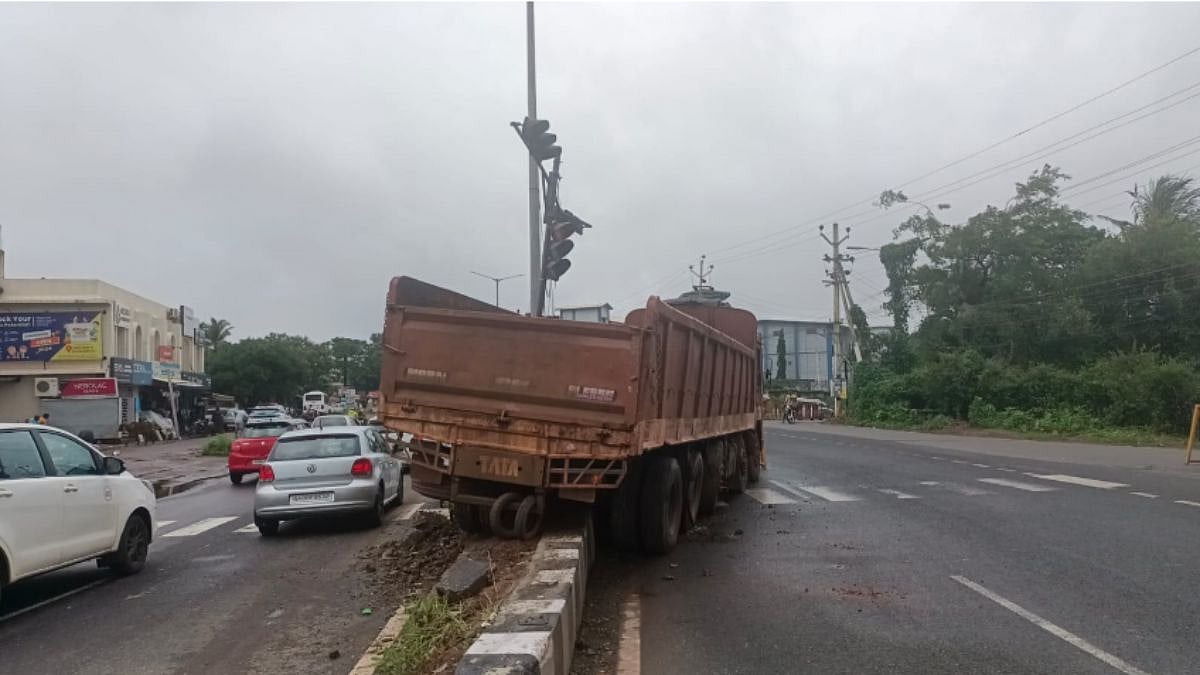 Truck Driver’s Quick Thinking Prevents Major Collision At Vales Junction