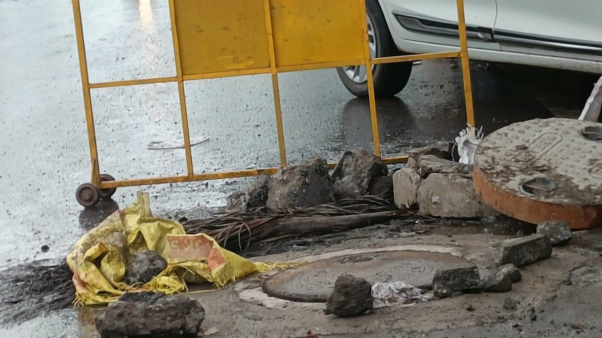 Poor Maintenance of Stormwater Drains Causes Waterlogging Near Warje Bridge |