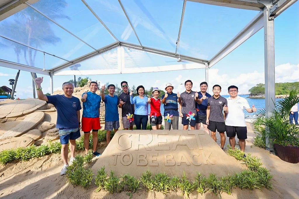 (Left to Right) Lee Cheh Hsien, Assistant Chief Executive, SDC; Michael Ma, Assistant Chief Executive, SDC; Heah Soon Poh, Assistant Chief Executive, SDC; Nicholas Yap, President, Singapore Canoe Federation; Thien Kwee Eng, Chief Executive Officer, SDC; Grace Fu, Minister for Sustainability and the Environment and Minister-in-charge of Trade Relations; Bob Tan, Chairman, SDC; Alvin Tan, Minister of State, Ministry of Culture, Community and Youth & Ministry of Trade and Industry; Teo Eng Dih, Chief Executive, MPA; Xie Yao Quan, Member of Parliament; Wong Kang Jet, Chief Executive Officer, NEA. Photo courtesy: Sentosa Development Corporation.
 | 