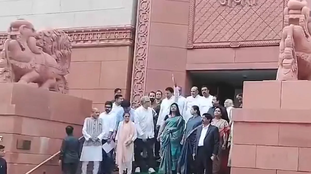 Paris 2024 Olympics: 'India’s Daughter Deserves Justice,' Says INDIA Bloc As It Stages Walkout Over Vinesh Phogat's Disqualification 