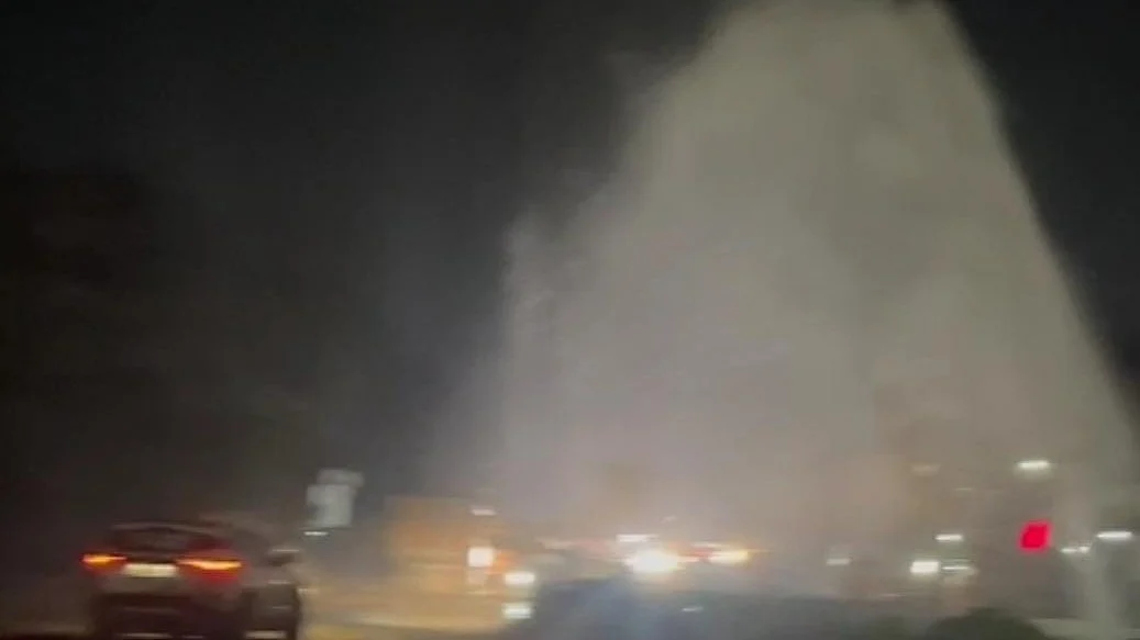 Pipeline Burst Causes Severe Water Shortage in Chhatrapati Sambhajinagar; Repairs Underway |