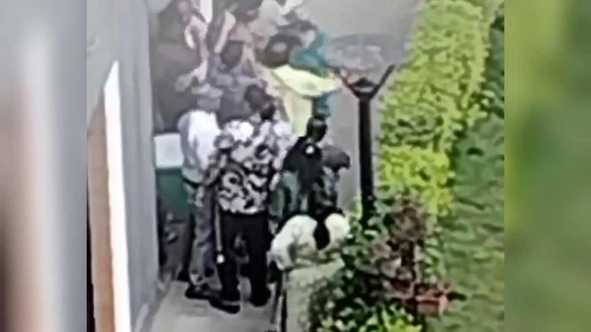 Pune: 65-Year-Old Woman Allegedly Dies of Heart Attack Following Argument Over Furniture Repair in Kalyaninagar (VIDEO) |