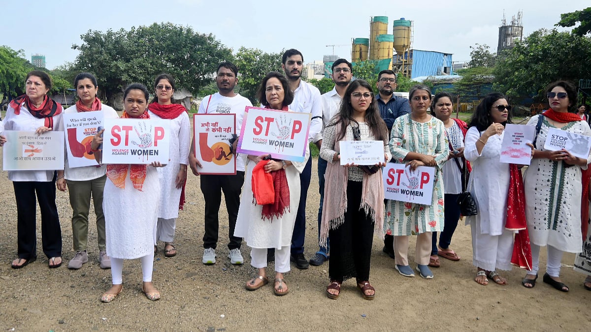 Kolkata Rape-Murder Case: Doctors And Citizens Protest For Justice And Safety For Medical Staff At Mumbai's Azad Maidan On Rakshabandhan | 