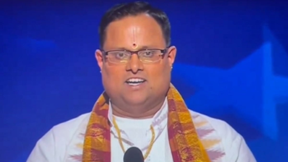 Priest Rakesh Bhatt holding prayers at the Democratic National Convention 2024 | X