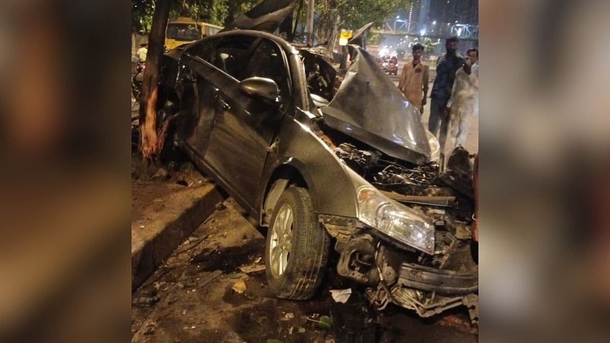 Mumbai Accident: 2 Killed In High-Speed Crash After Their Chevrolet Car ...
