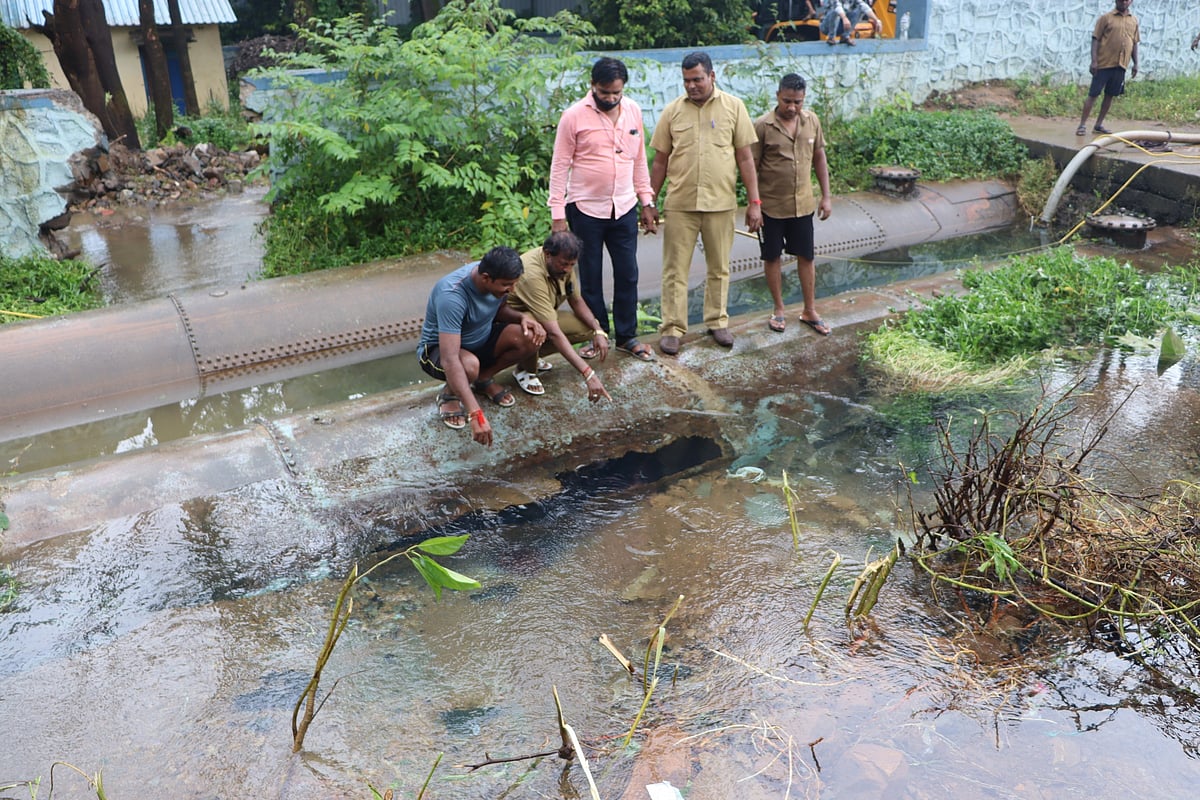 Authorities monitoring  after the huge waterpipe line tank in Powai