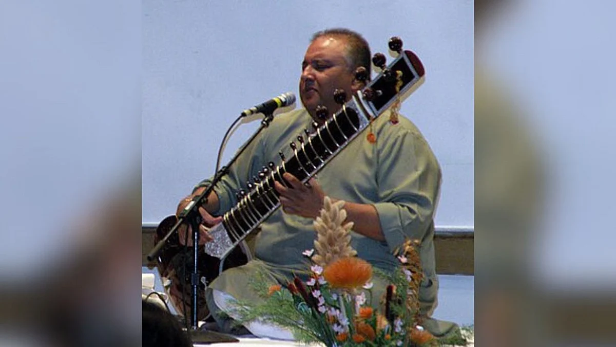 Ustad Shujaat Husain Khan Performing | Wikipedia
