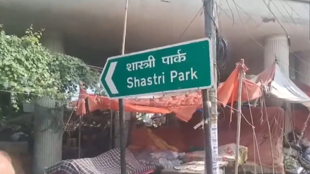 Delhi Tragedy: 3 Killed, 2 Injured After Truck Runs Over 5 People ...
