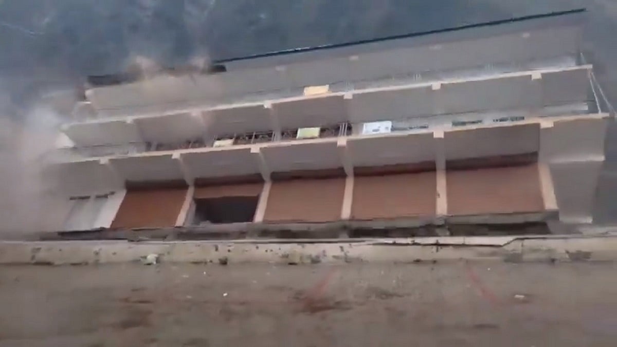 Terrifying VIDEO: Building Collapses Into Parvati River After Floods Due To Cloudburst In Himachal's Kullu | X