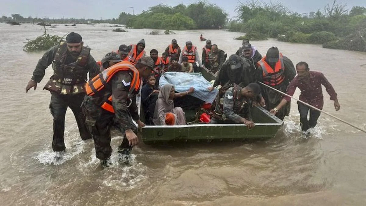 Andhra-Telangana Flood Update: At Least 19 Dead, Over 17,000 Evacuated As Rains Cause Havoc; Schools Shut | 
