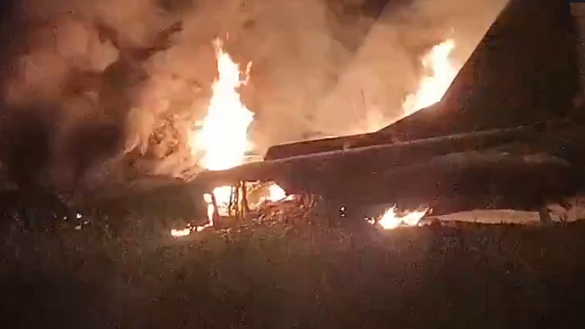 Rajasthan: IAF MiG-29 Fighter Jet Crashes In Barmer; Pilot Skillfully Averts Major Disaster Near Oil Depot (VIDEO)