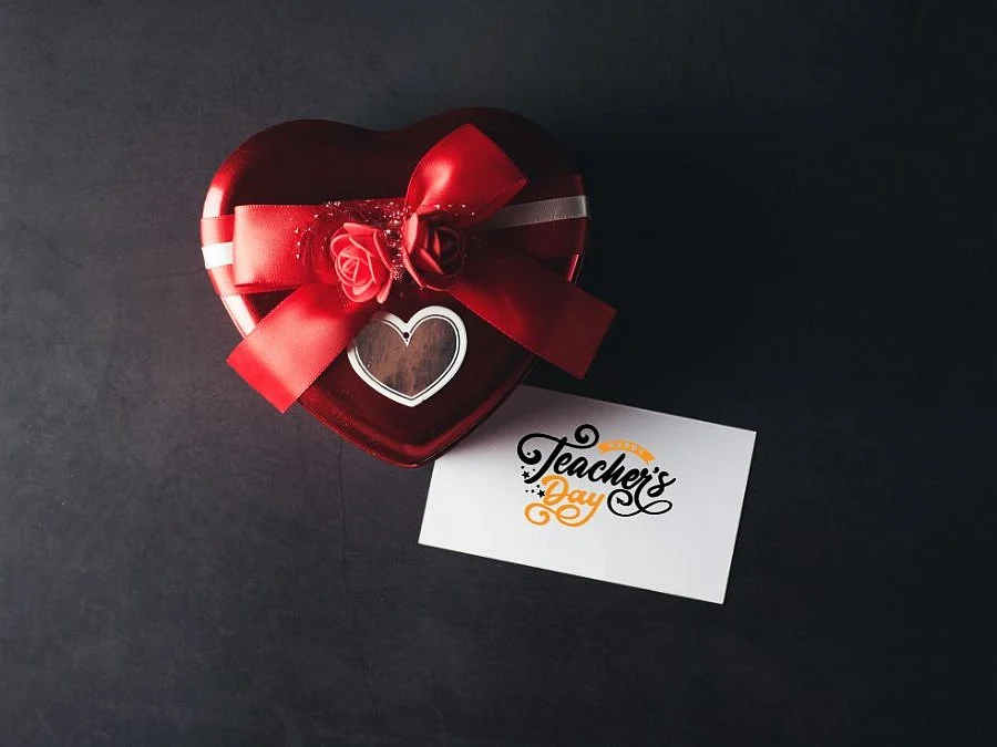 Gifts Card and Chocolates