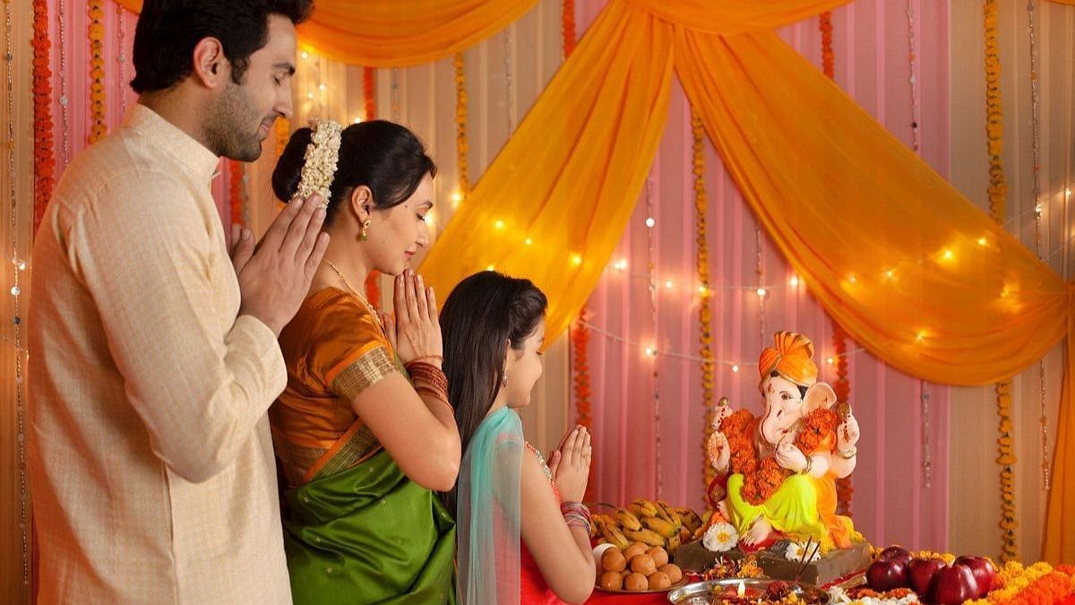 Ganesh Sthapna shubh muhurat and Samagri | iStock