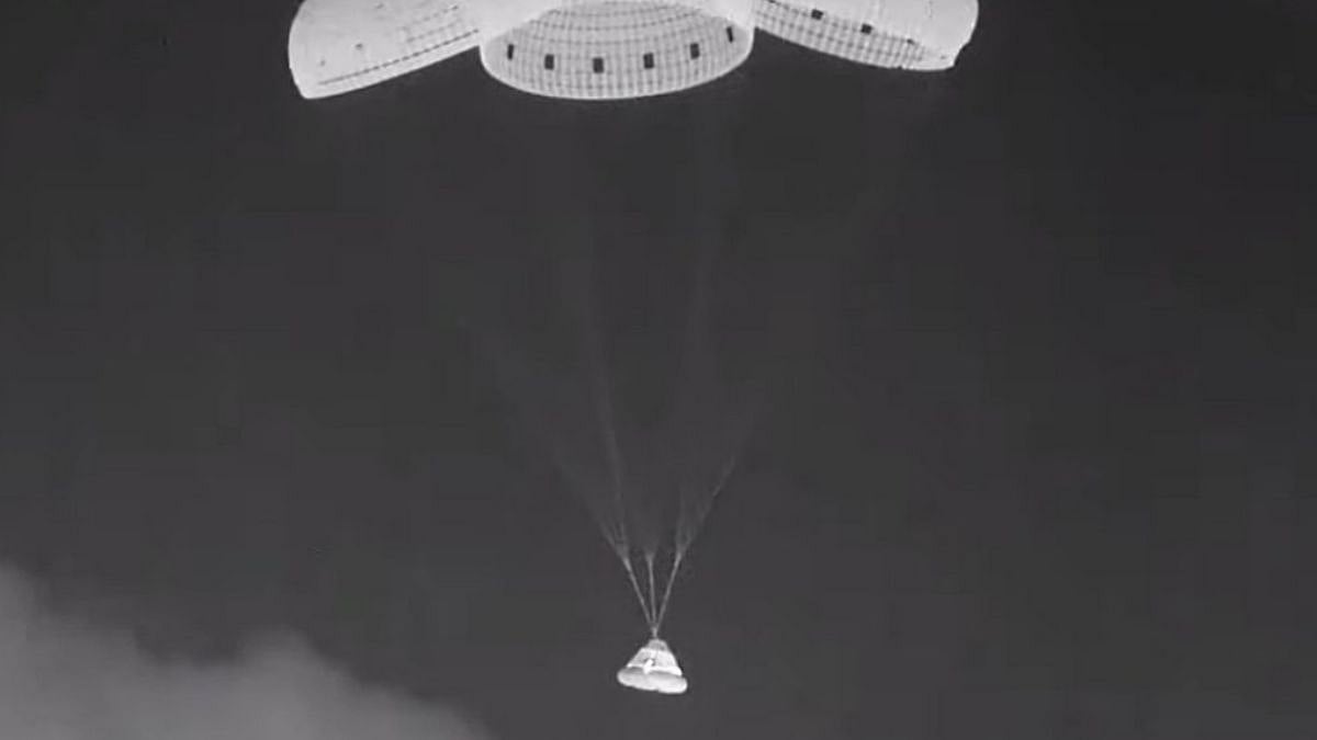 Boeing's Starliner, as it approached its landing spot. | X (@NASA)
