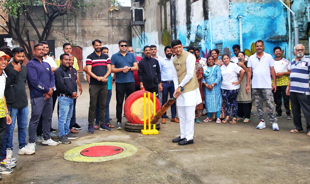 Mayor Pushyamitra Bhargav Champions Cleanliness Through Cricket Tournament & E-Waste Drive In Indore