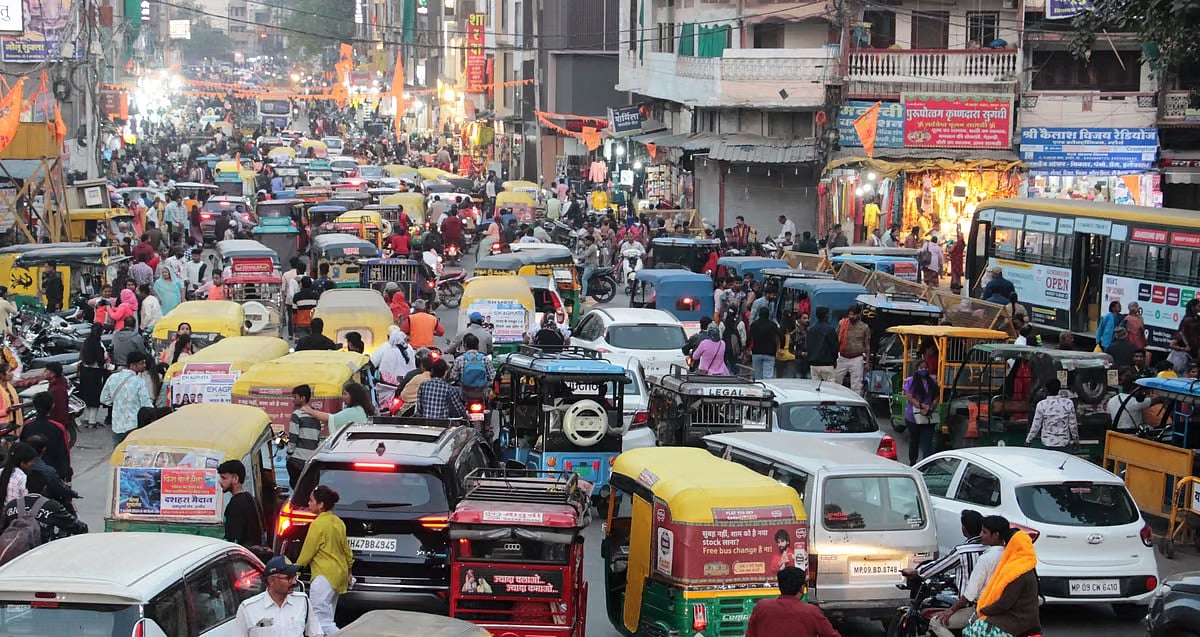 IMPROVING TRAFFIC|Beat System Launched To Curb Encroachments On Footpaths 