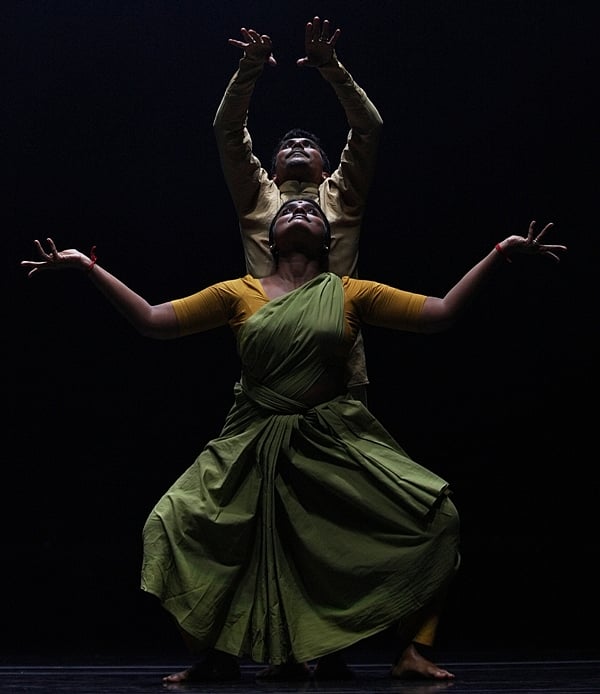 A scene from the show GIGENIS – the generation of the Earth. Photo courtesy: Maxime Dos
