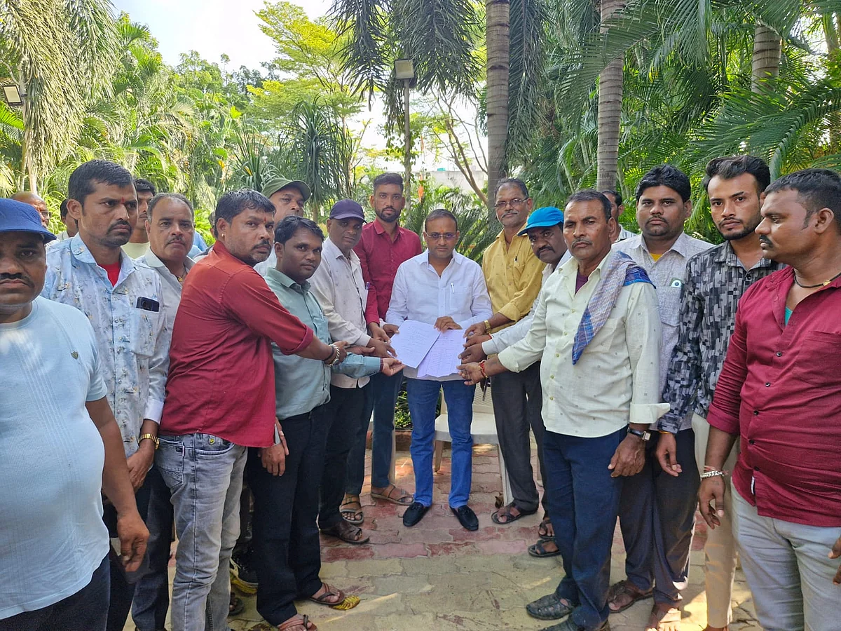 Madhya Pradesh: Aggrieved Brick Kiln Manufacturers Meet MLA Sachin Birla In Sanawad, Demand Justice | FP Photo