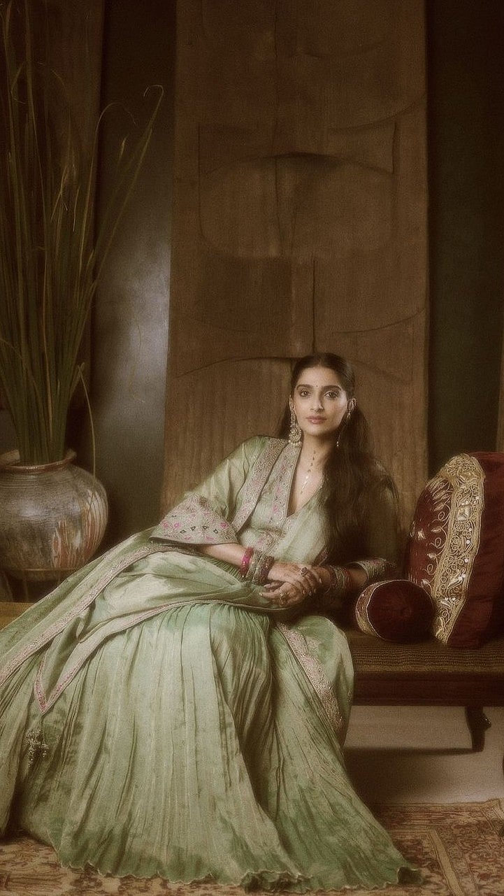 Sonam Kapoor's 'Rani Sa Anarkali' Is Perfect Diwali Outfit Inspiration