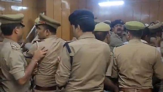 Video: Ruckus Inside Ghaziabad Court After Argument Between Lawyers & Judge; Police Lathi-Charge Follows