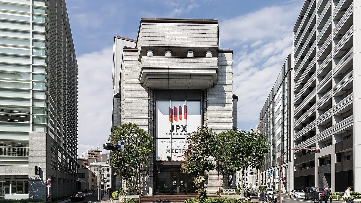  Japan's Nikkei 225 was closed for trading on January 1. Another one of Tokyo's major indices, the TOPIX, was also shit, and it closed on December 30 with a loss of 0.60 per cent to slump to 2,784.92.
