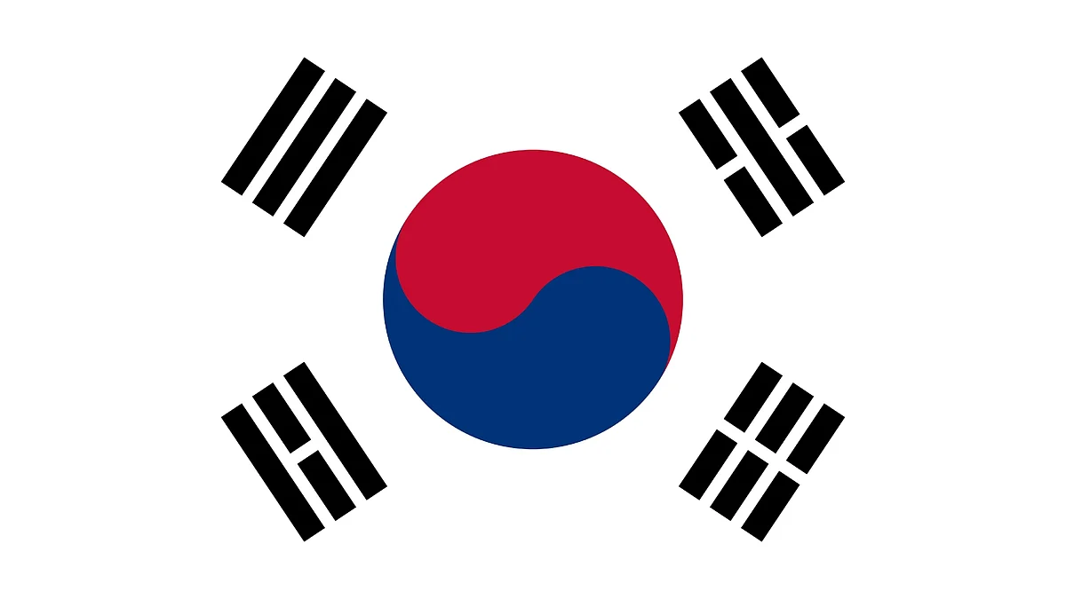The Bank of Korea said South Korea's economy has been losing its growth momentum amid weak domestic consumption, slowing exports and decreasing employment.