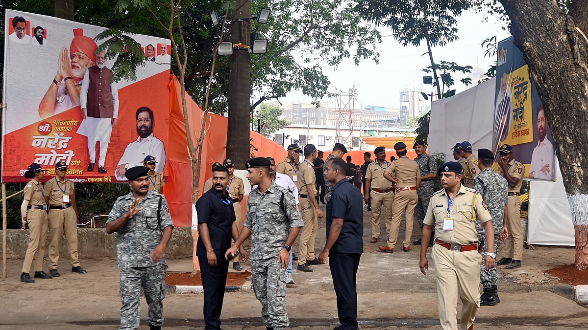 Maharashtra Cabinet Swearing-In: Enhanced Police Security And Traffic Regulations Implemented In South Mumbai; Check Restricted Routes And Alternatives