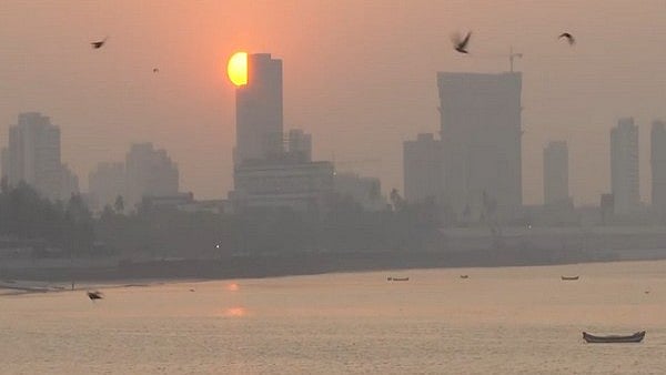 Mumbai Weather Today: IMD Forecasts Partially Cloudy Skies With Haze In City; Check Out Temperatures & More