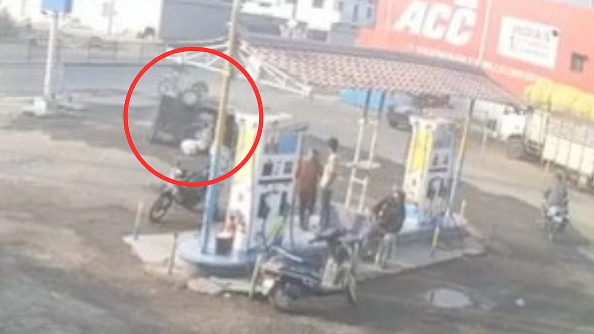 Over Half Dozen School Students Injured As Speeding Auto-Rickshaw Overturns In Damoh; Disturbing...