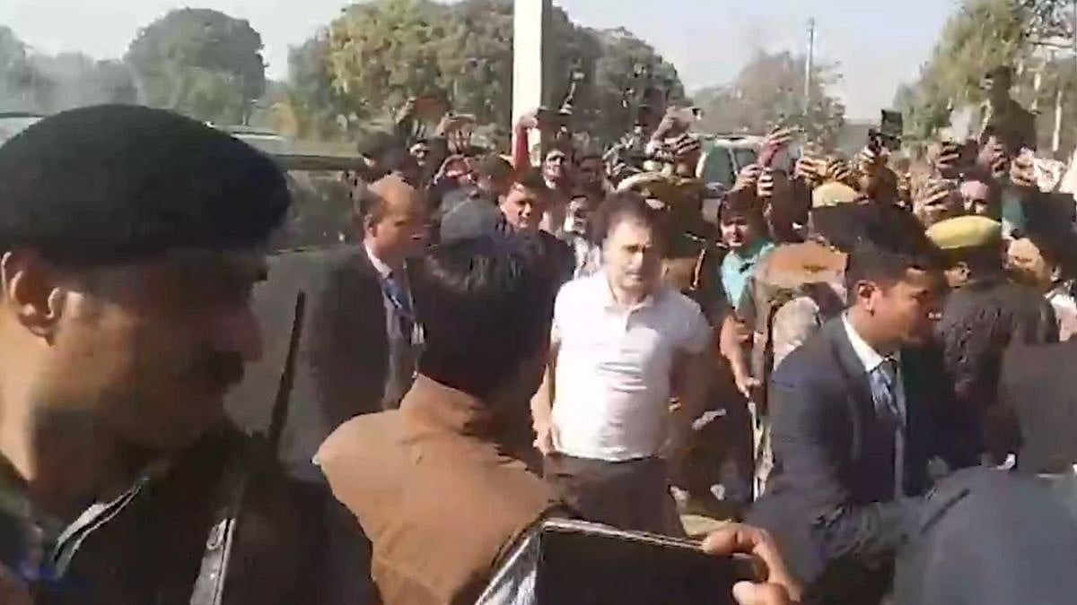 Congress Leader Rahul Gandhi Reaches Hathras | IANS