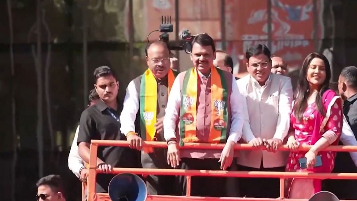 Maharashtra CM Devendra Fadnavis Holds Roadshow Ahead Of Cabinet Expansion In Nagpur (VIDEO)