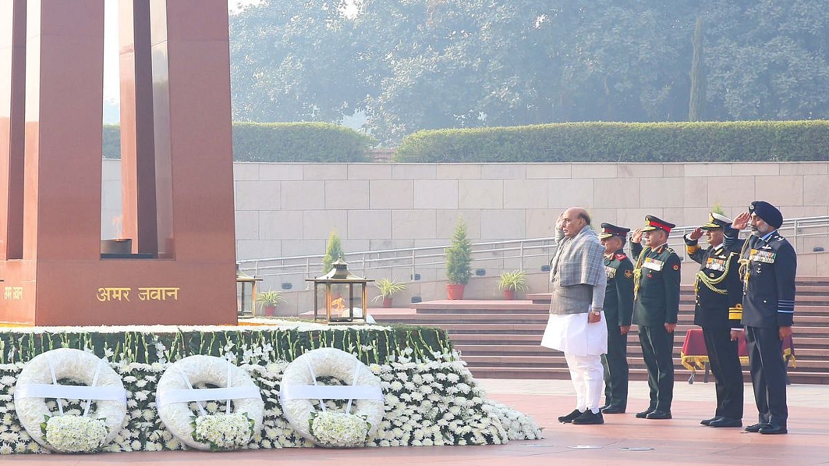 Delhi: Union Defence Minister Rajnath Singh Lays Wreath At National War Memorial On Occasion Of Vijay Diwas 2024