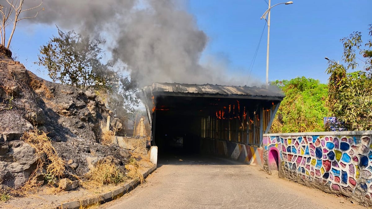 Traffic disrupted on Thane-Belapur Road after subway roof catches fire in Navi Mumbai