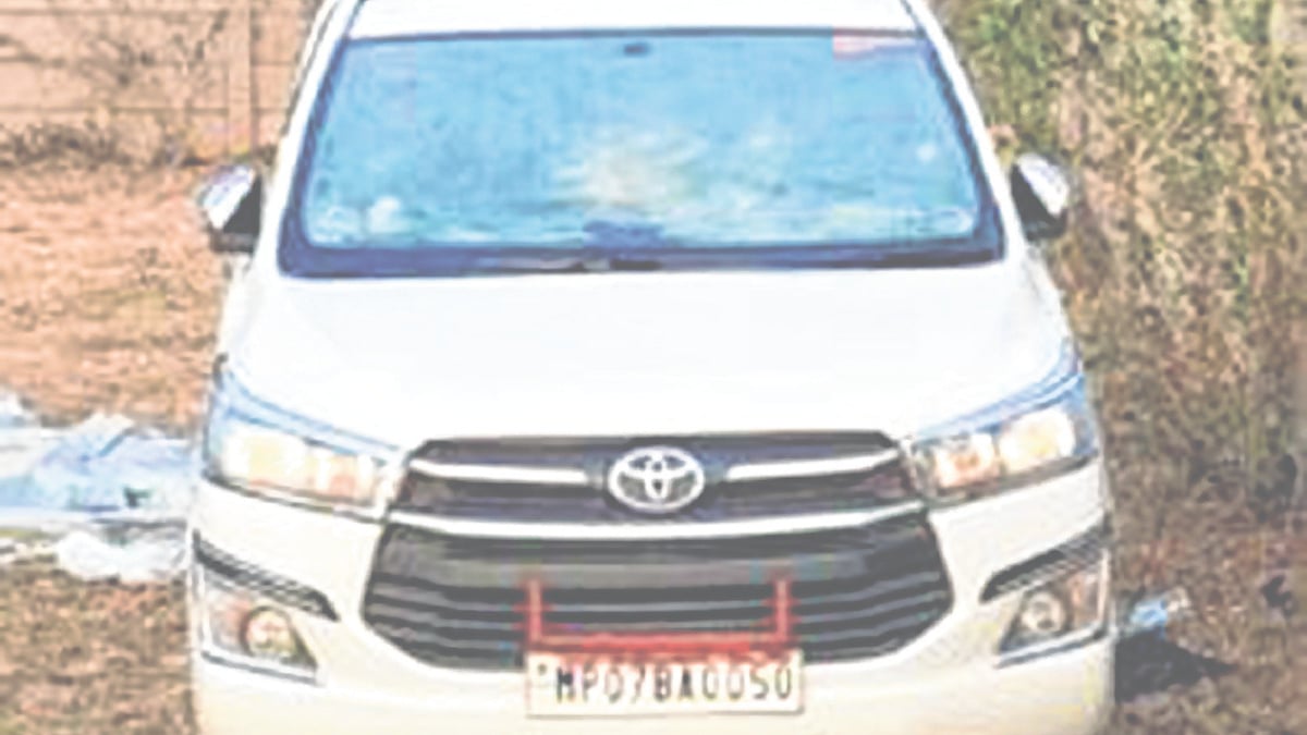 Bhopal Police Yet To Search For Person Behind Keeping Gold, Cash In Car | FP Photo