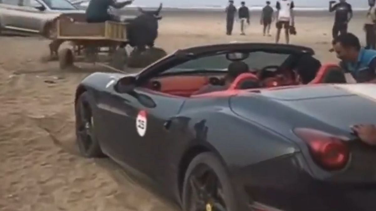 'Ferrari Saved By Bailgadi': Luxury Roadster Gets Stuck In Sand On Revdanda Beach As 2 Tourists From Mumbai Go For Joyride; Video Goes Viral