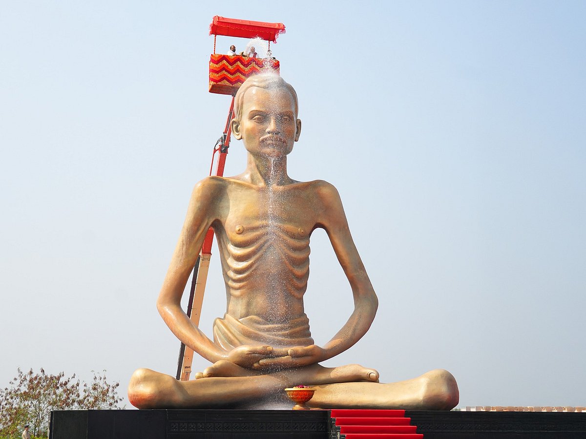 of the world’s tallest idol of Shrimad Rajchandraji