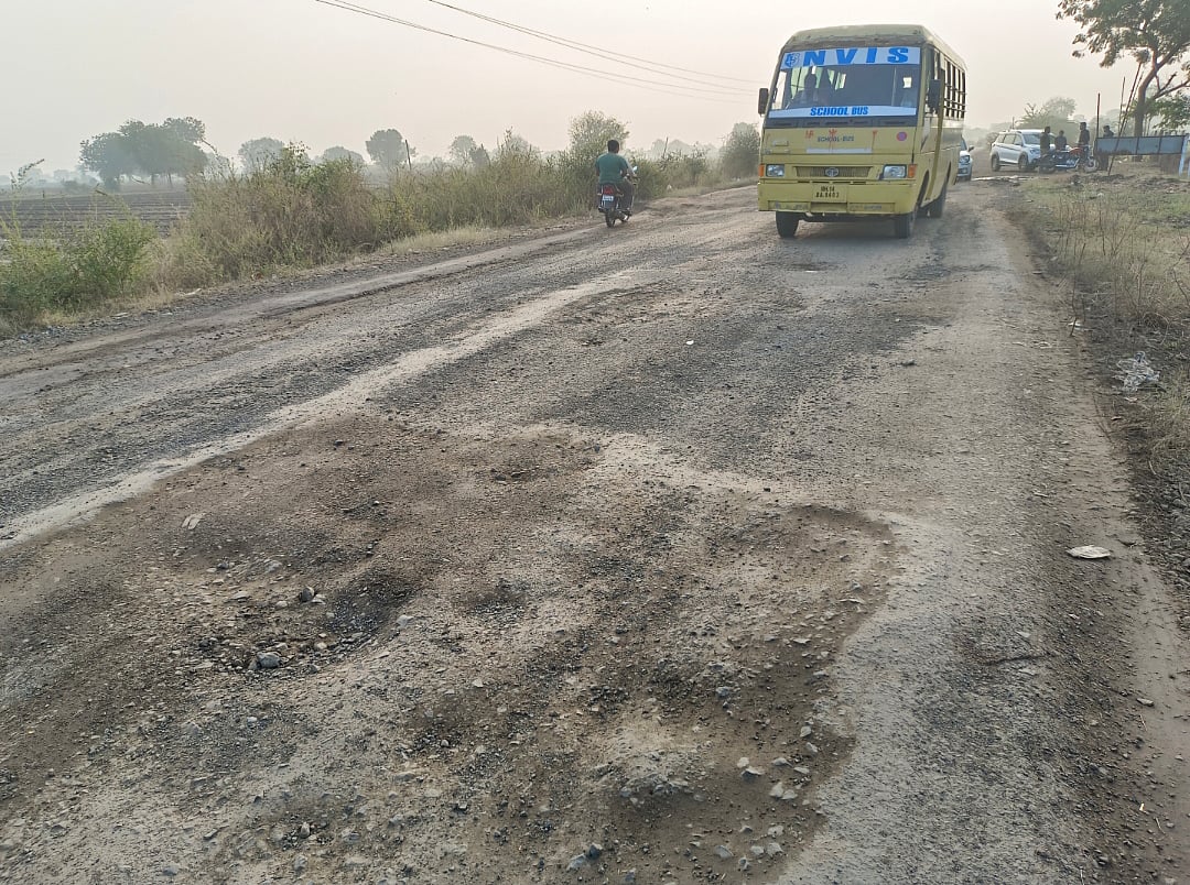 MP: Dhamnod-Barwah Highway To Be Repaired With  ₹94 Lakhs; Meritorious Students Await Laptops & Scooties In Barwani