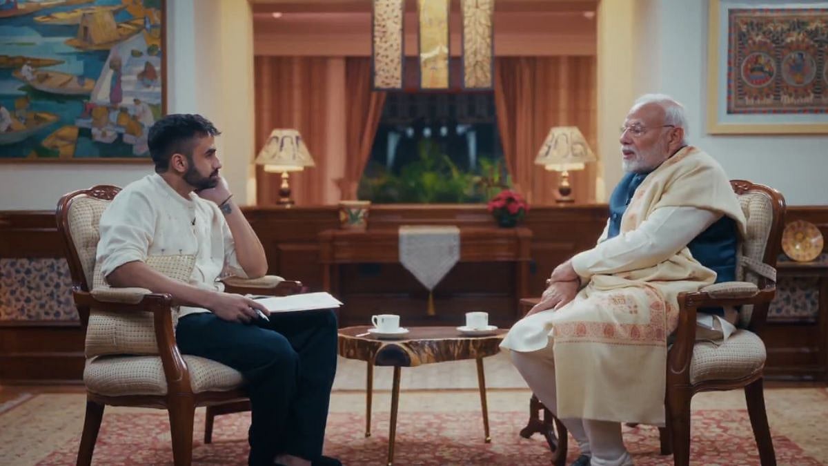 PM Narendra Modi (R) with Zerodha co-founder Nikhil Kamath | X (@nikhilkamathcio)