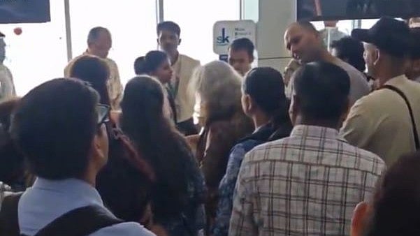Alliance Air Cancels 2 Flights Connecting Mumbai To Bhuj Leaving Passengers Stranded On Both Routes