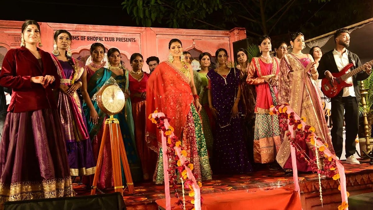 Vintage Fashion Show At ‘Pari Bazaar’ Captivates Audience In Bhopal