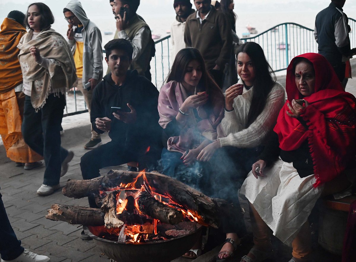 MP January 18 Weather Update: Foggy Morning Delays Flights In Indore; Cold Alert In Bhopal, Sagar & More