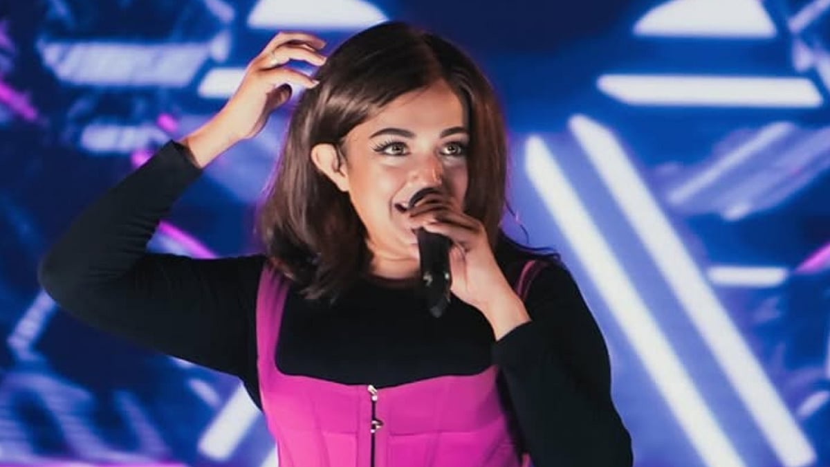 Singer Monali Thakur Hospitalised After Falling Sick During Performance At WB Event (Watch Video)
