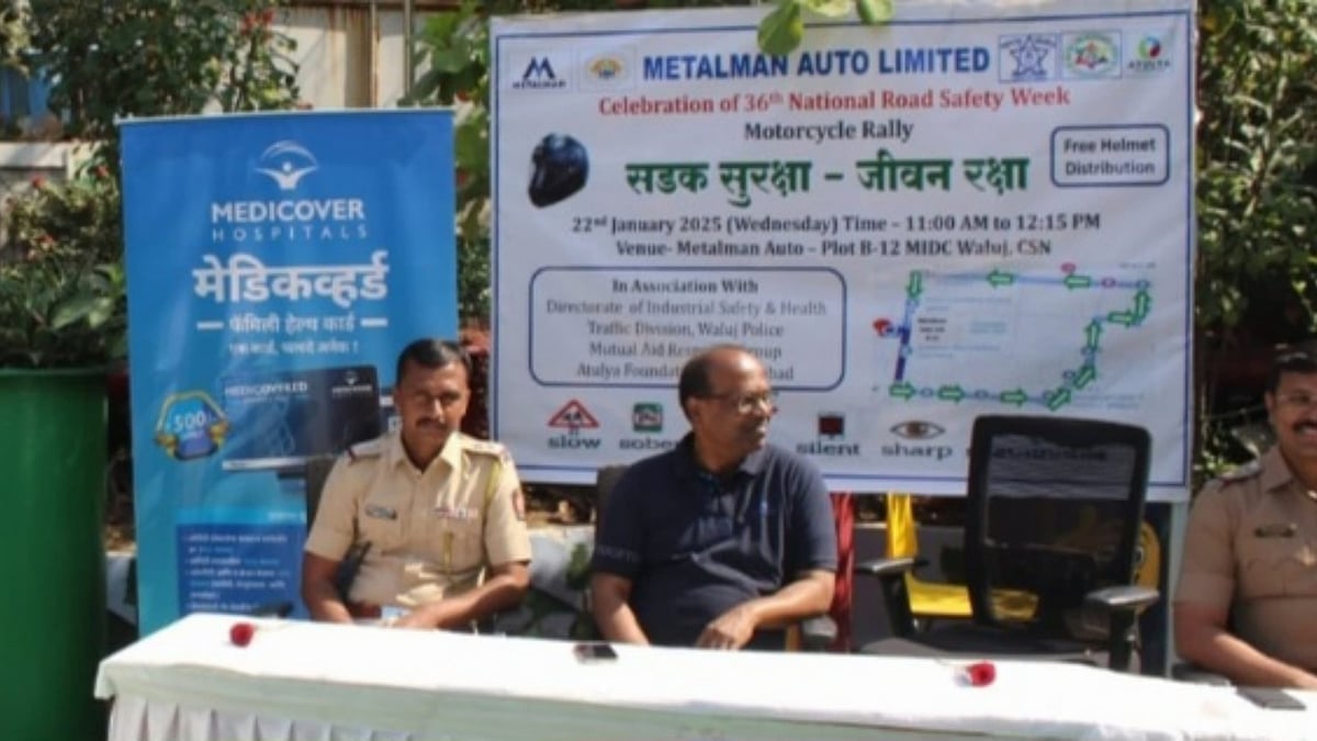 Aurangabad: Road Safety Week Concludes With Vehicle Rally And Helmet Distribution