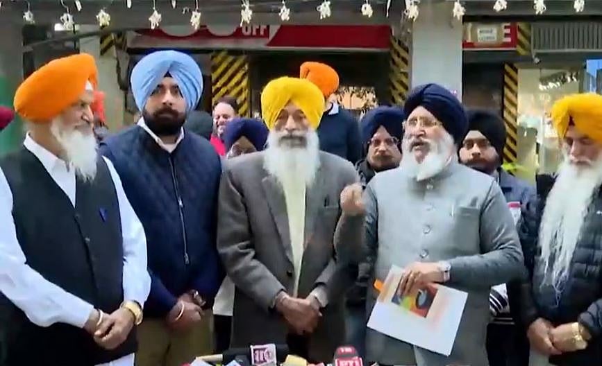 Shiromani Akali Dal Leaders Meet Gurdwara Election Chief Over Alleged Fake Votes In SGPC Polls. | 
