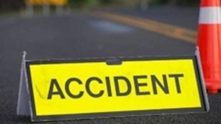 Karnataka Road Accident: Goods Vehicle Carrying MGNREGA Workers Overturns In Hukkeri Taluk, 25 Injured